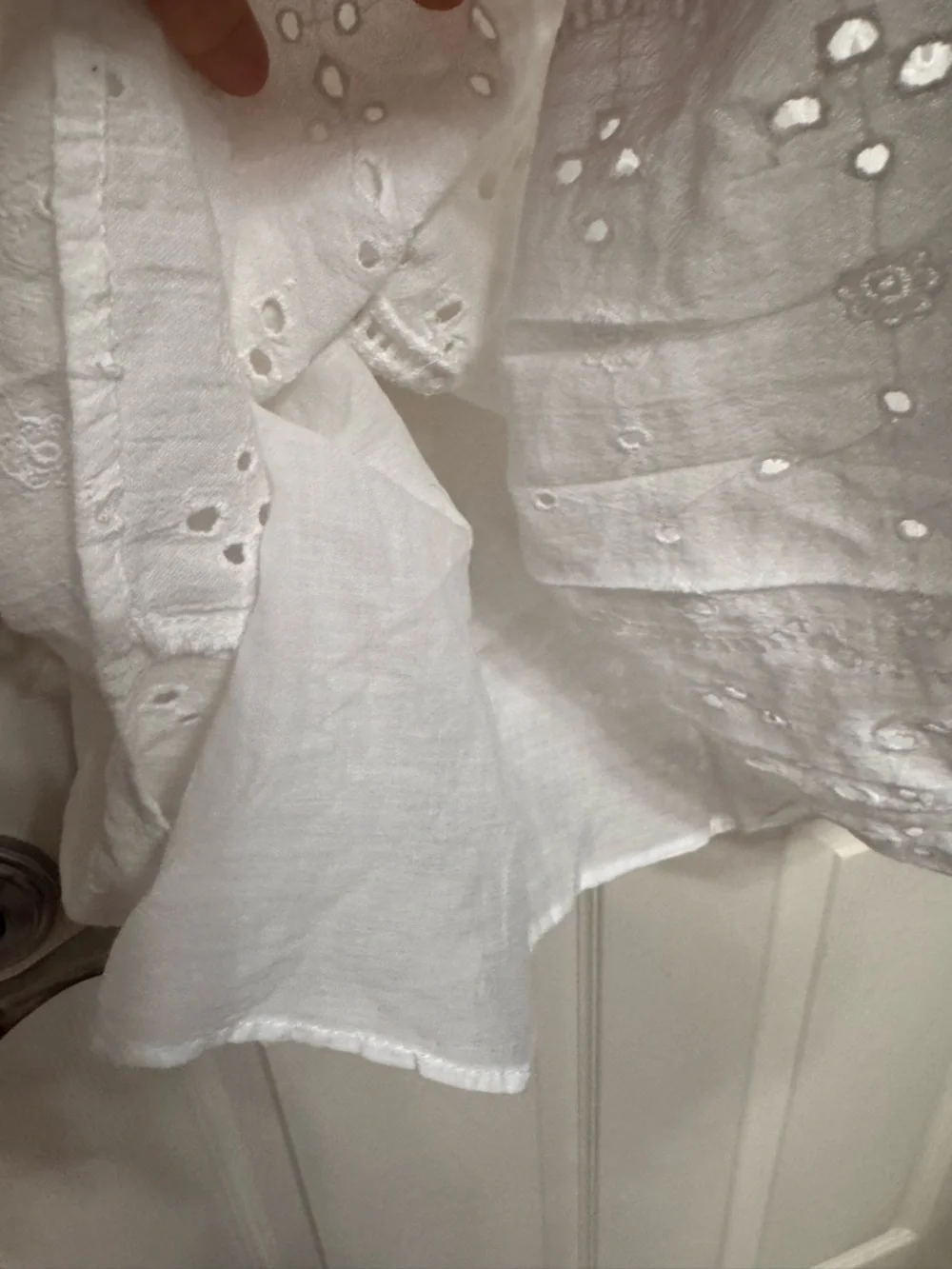 NWT - Zara White Eyelet Cotton Top - Picture 2 of 5